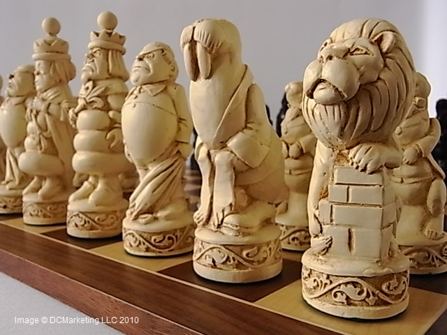 Lewis Carroll Plain Theme Chess Set